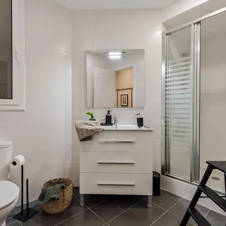 Yesil - 2 Bedrooms And Office In Sant Antoni Barcelona